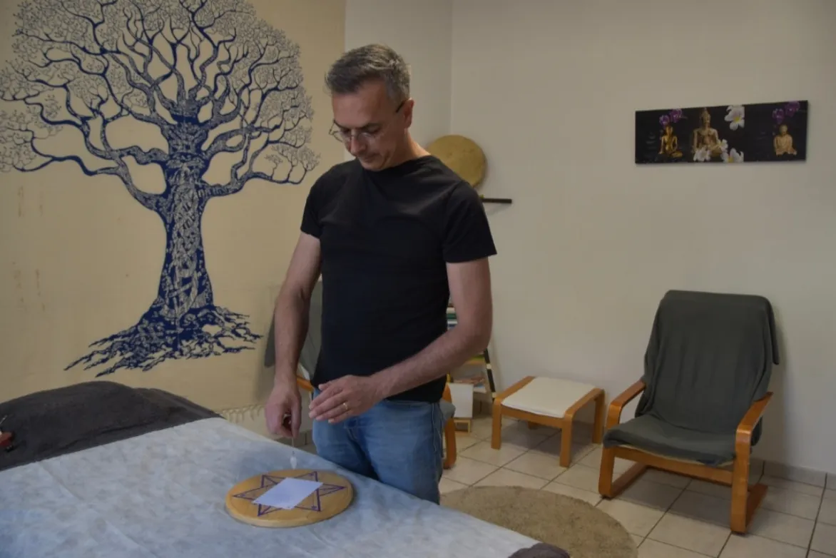 Brûlure refroidie et protégée avant une séance de coupeur de feu